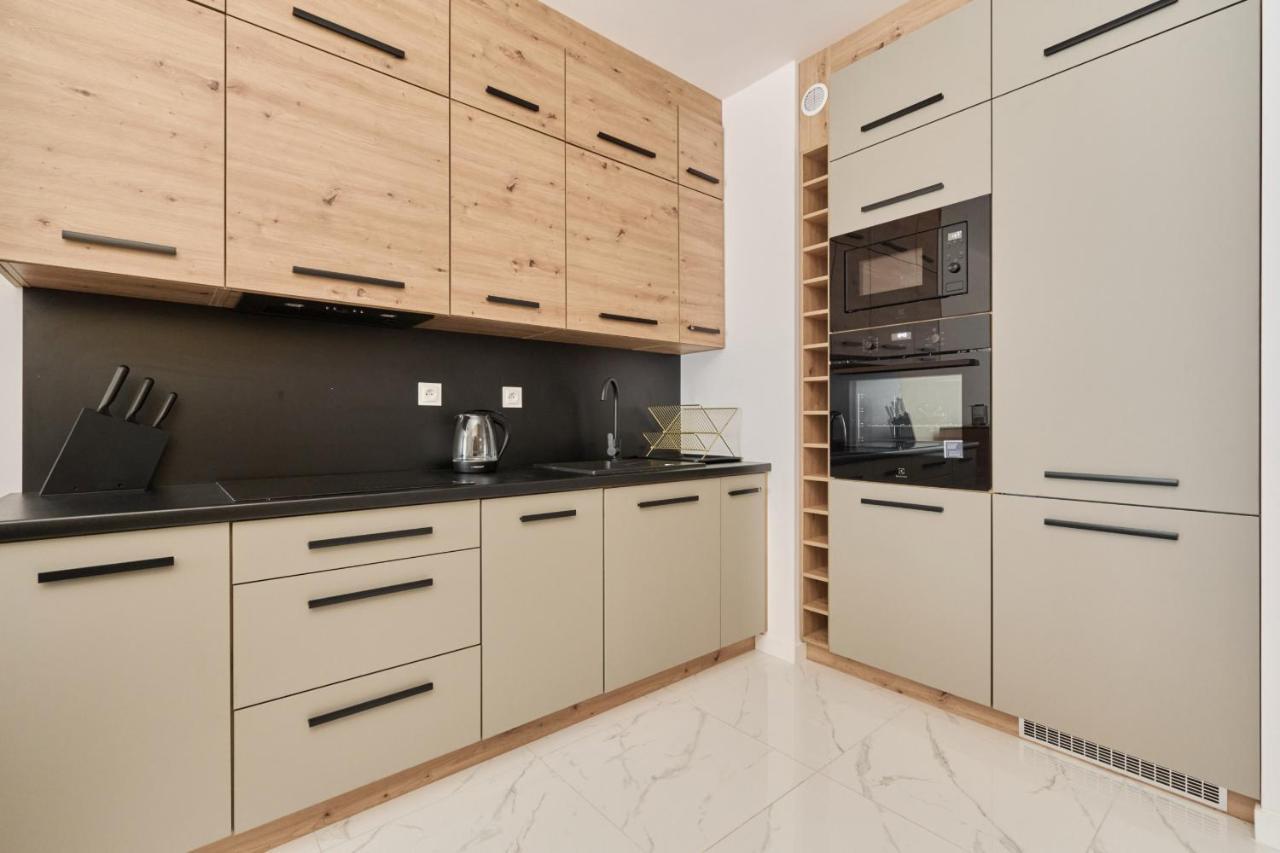 Nowoczesny Apartament Z Balkonem I Parkingiem W Centrum Wroclawia By Noclegi Renters מראה חיצוני תמונה